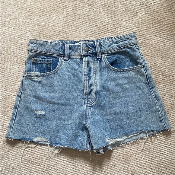 Zara Denim Cotton Jean Shorts Blue Distressed Raw Hem Booty Shorts Size 6 - Picture 1 of 10